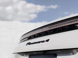 Porsche Panamera 4 E-Hybrid AWD 2026