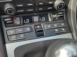 Porsche 718 Boxster Style Edition Roadster 2025