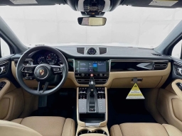 Porsche Macan T AWD 2026