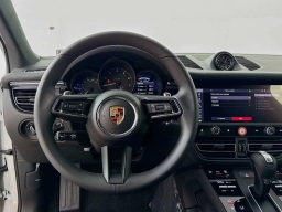 Porsche Macan T AWD 2026