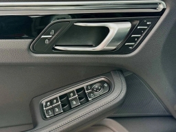 Porsche Macan T AWD 2026