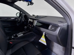 Porsche Macan T AWD 2026