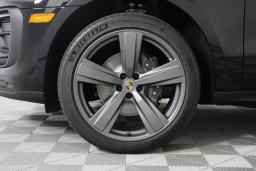 Porsche Macan T AWD 2026