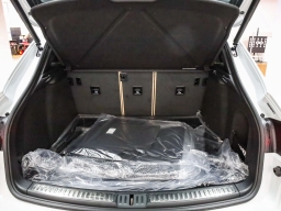 Porsche Macan T AWD 2026