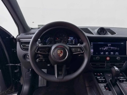 Porsche Macan T AWD 2025