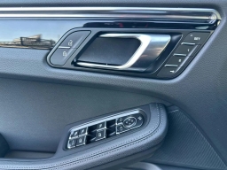 Porsche Macan T AWD 2026