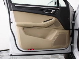 Porsche Macan T AWD 2026