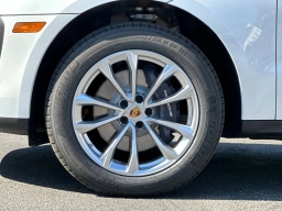 Porsche Macan T AWD 2026