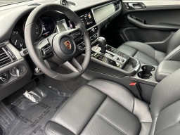 Porsche Macan T AWD 2026