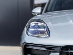 Porsche Macan Base AWD 2026