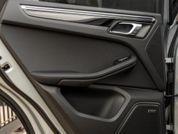 Porsche Macan Base AWD 2026