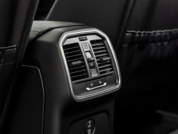 Porsche Macan Base AWD 2026