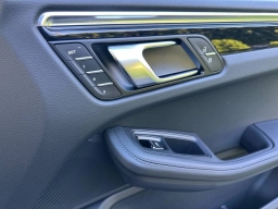 Porsche Macan T AWD 2026