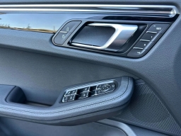 Porsche Macan T AWD 2026