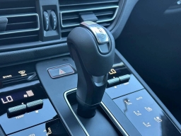 Porsche Macan T AWD 2026