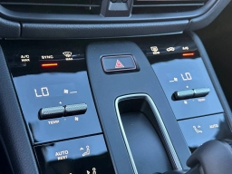 Porsche Macan T AWD 2026