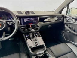 Porsche Macan T AWD 2026