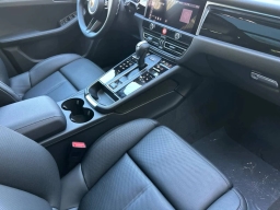 Porsche Macan T AWD 2026