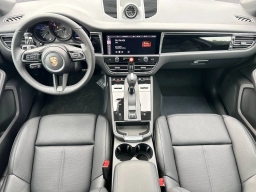 Porsche Macan T AWD 2026