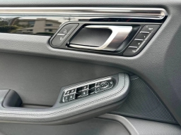 Porsche Macan T AWD 2026