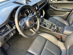 Porsche Macan T AWD 2026