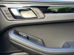 Porsche Macan T AWD 2026