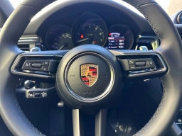 Porsche Macan T AWD 2026