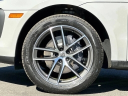 Porsche Macan T AWD 2026