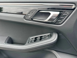 Porsche Macan T AWD 2026