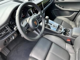 Porsche Macan T AWD 2026