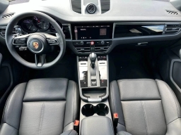 Porsche Macan T AWD 2026