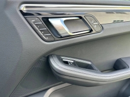 Porsche Macan T AWD 2026