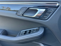 Porsche Macan T AWD 2026