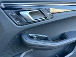 Porsche Macan T AWD 2026