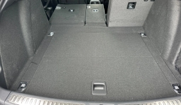 Porsche Macan Base AWD 2026