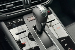 Porsche Macan Base AWD 2026