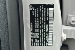 Porsche Macan Base AWD 2026