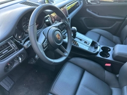 Porsche Macan T AWD 2026