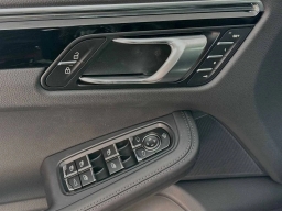 Porsche Macan T AWD 2026