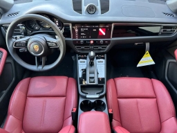 Porsche Macan T AWD 2026