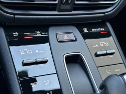 Porsche Macan T AWD 2026