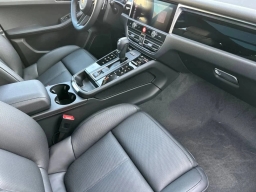 Porsche Macan T AWD 2026