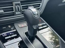 Porsche Macan T AWD 2026