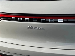 Porsche Macan T AWD 2026