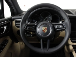 Porsche Macan T AWD 2026