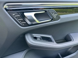 Porsche Macan T AWD 2026