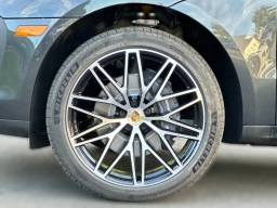 Porsche Macan T AWD 2026