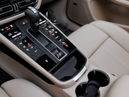 Porsche Macan T AWD 2026