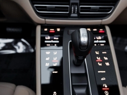 Porsche Macan T AWD 2026