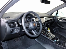 Porsche Macan T AWD 2026